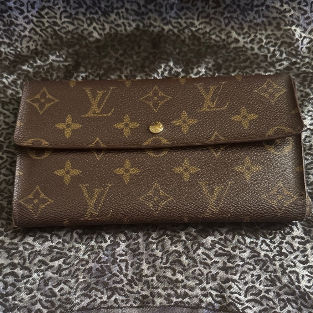 Louis Vuitton Classic Monogram